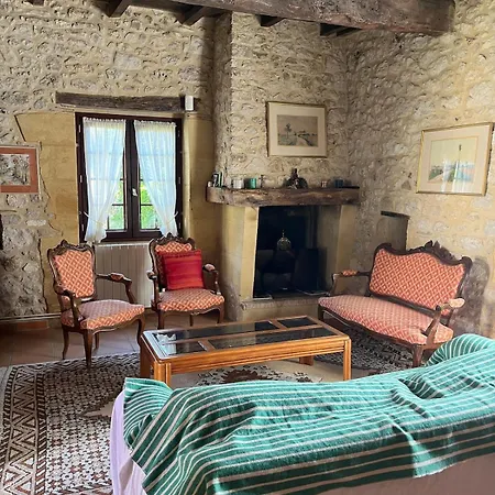 Perigourdine Avec Piscine, Nature & Bastides Holiday home Faux (Dordogne)