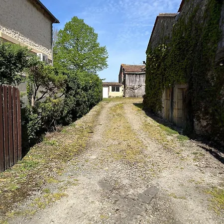 Perigourdine Avec Piscine, Nature & Bastides Faux (Dordogne)